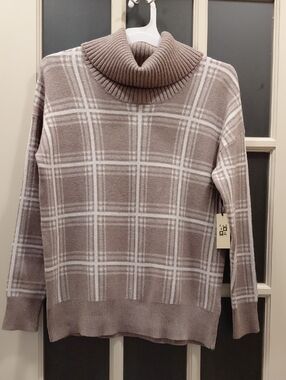 "Max Studio" Sz. S, Taupe and White Plaid Turtleneck Sweater. Very Soft & Warm..